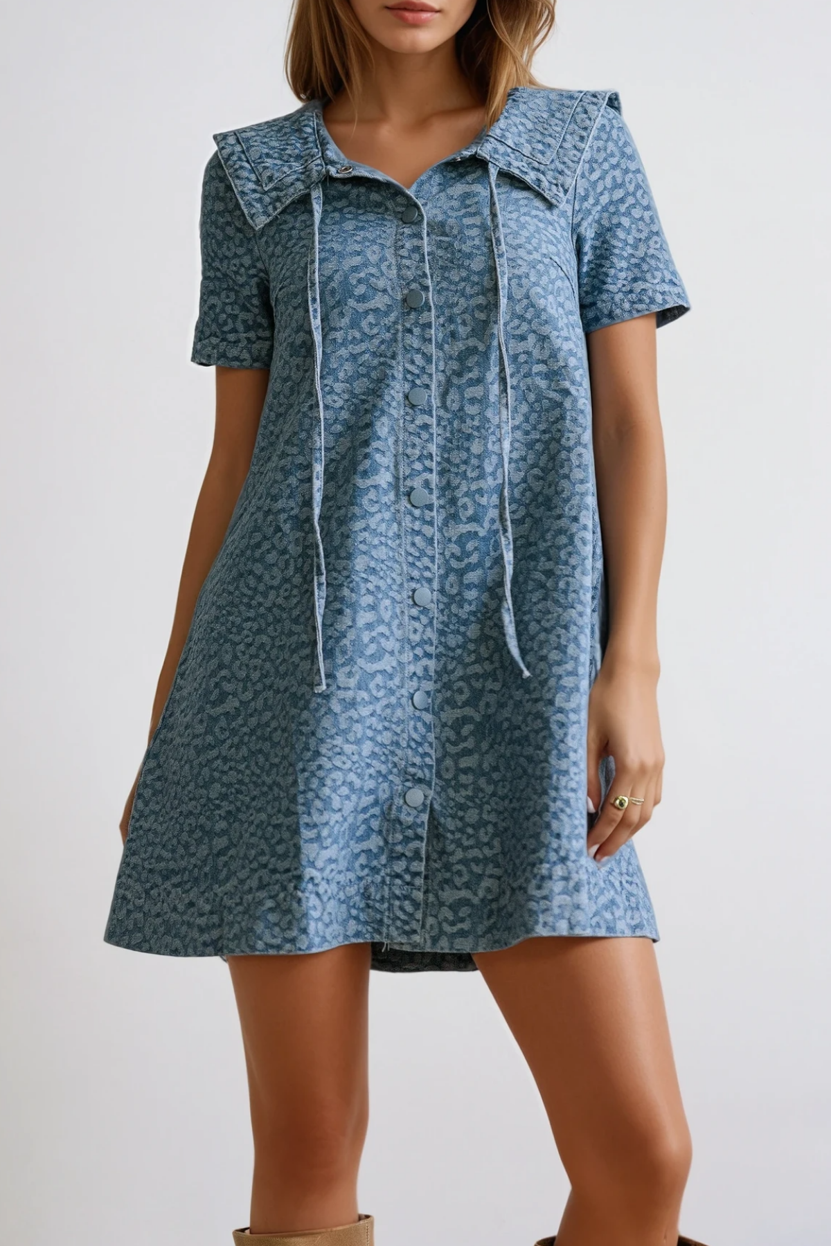 Beautifully Finished Dress in a Timeless Design