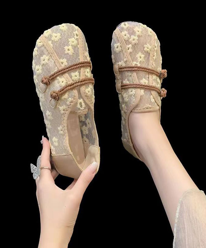 Classic Vintage Shoes with a Flattering Fit