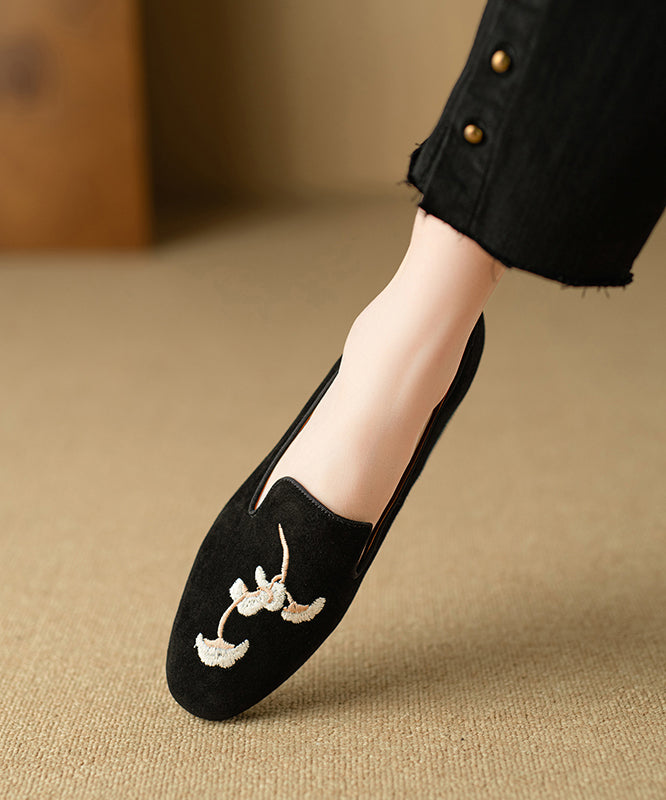 Classic Vintage Shoes with a Flattering Fit