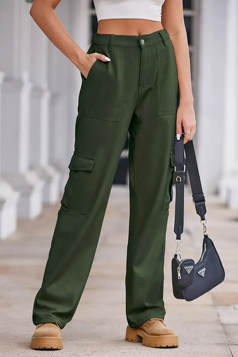 Effortlessly Elegant Pants with a Timeless Design