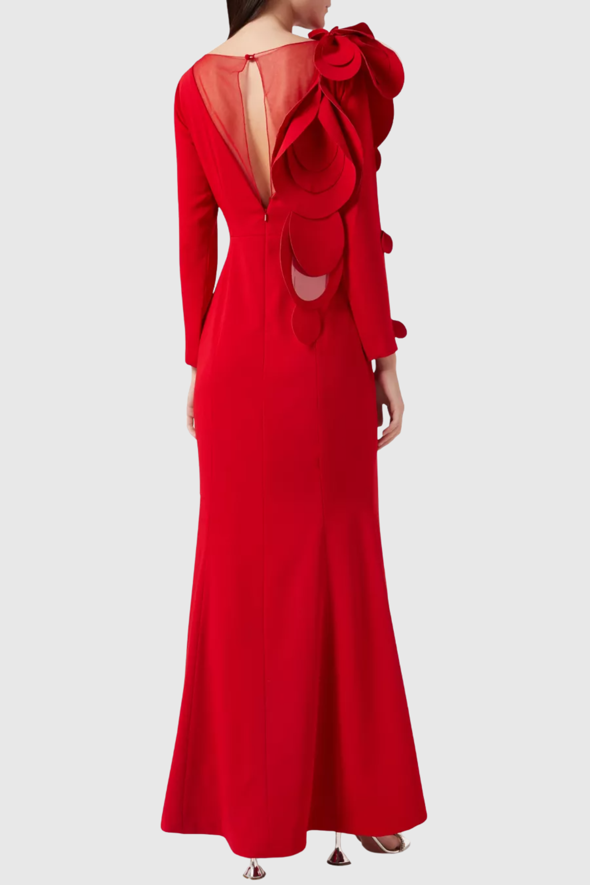 Well Tailored Dress with a Graceful Silhouette