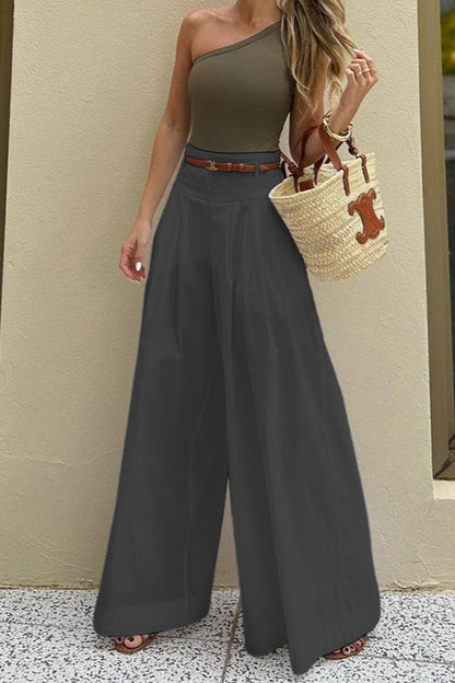 Well Tailored Pants with a Graceful Silhouette