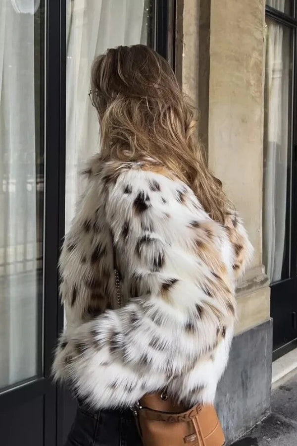 Gracefully Styled Jacket for Any Occasion