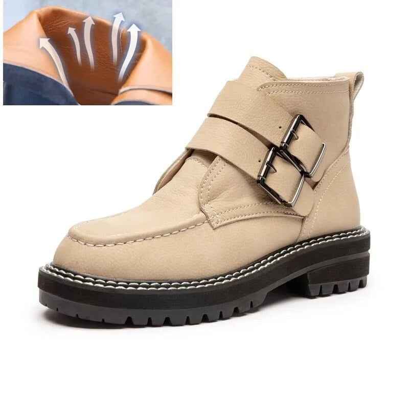Effortlessly Elegant Boots with a Timeless Design
