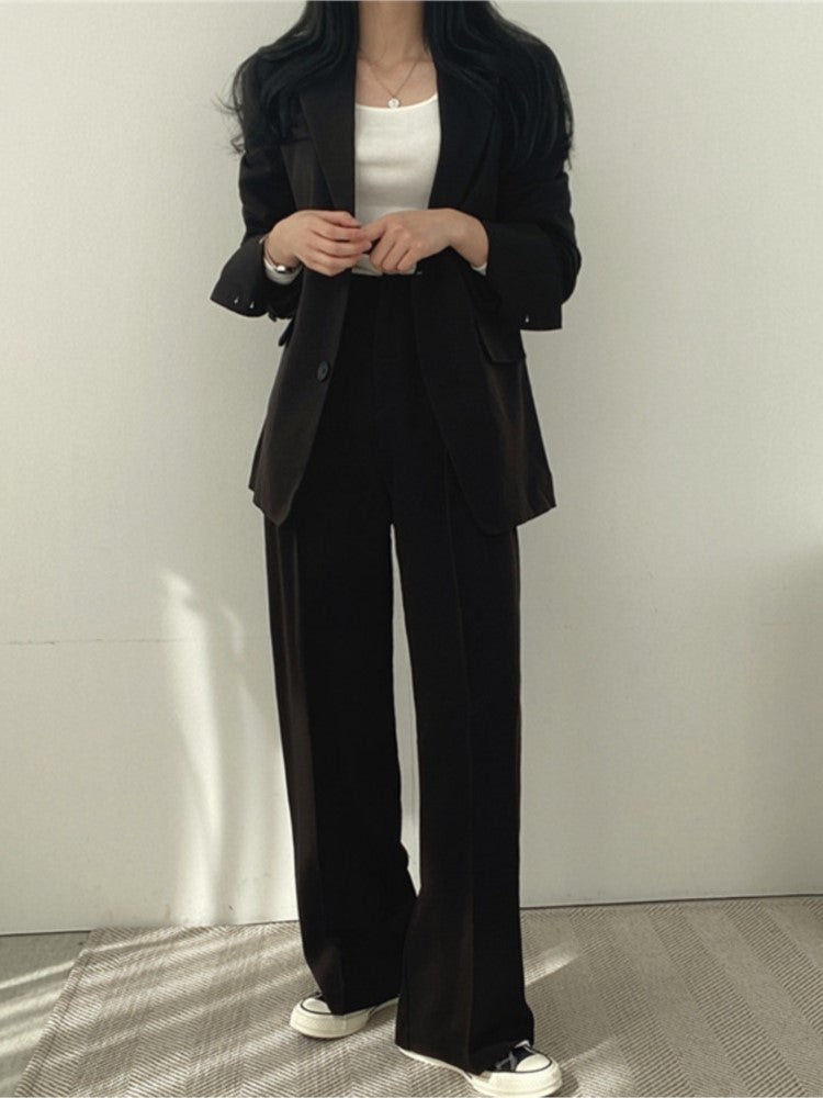 Sophisticated Pants with a Clean Classic Look