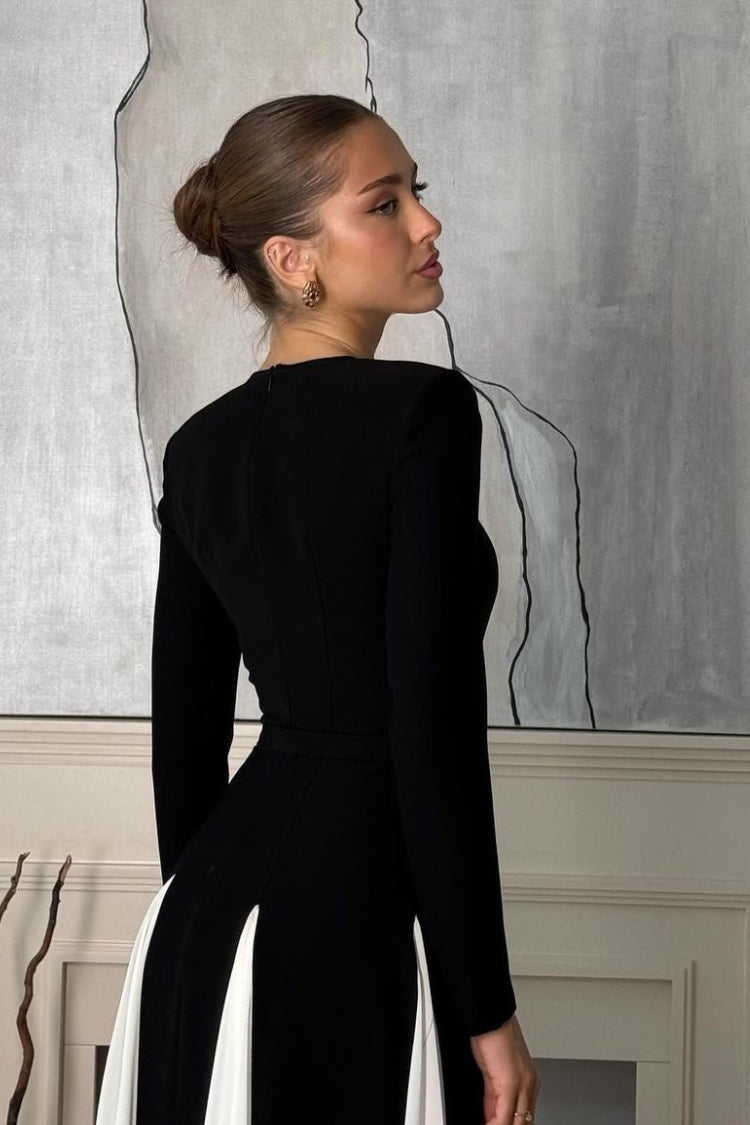 Gracefully Styled Dress for Any Occasion
