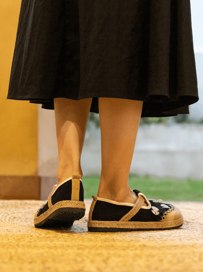 Gracefully Styled Garment for Any Occasion