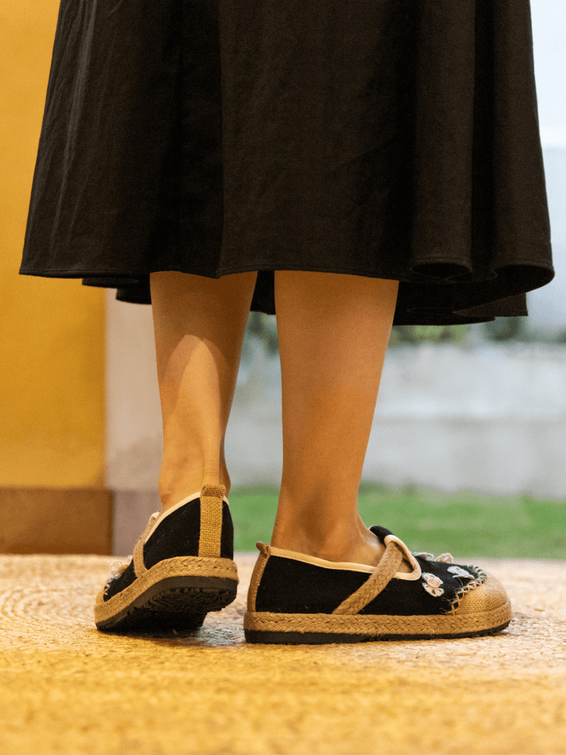Gracefully Styled Garment for Any Occasion