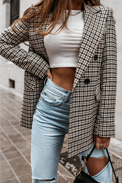 Effortlessly Elegant Garment with a Timeless Design
