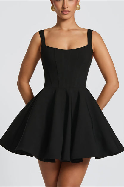 Well Tailored Dress with a Graceful Silhouette