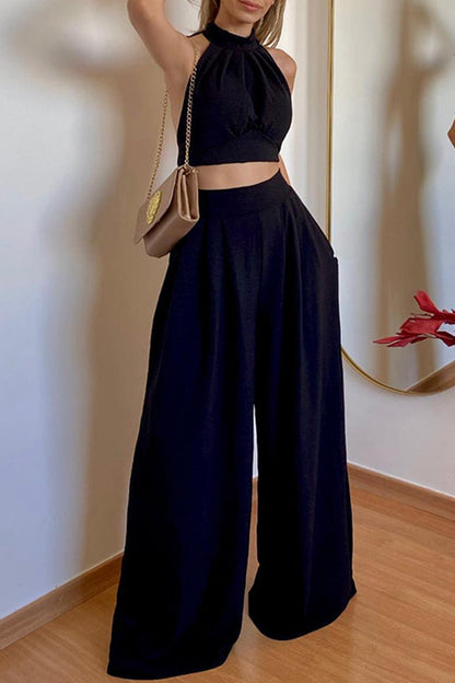 Effortlessly Elegant Garment with a Timeless Design