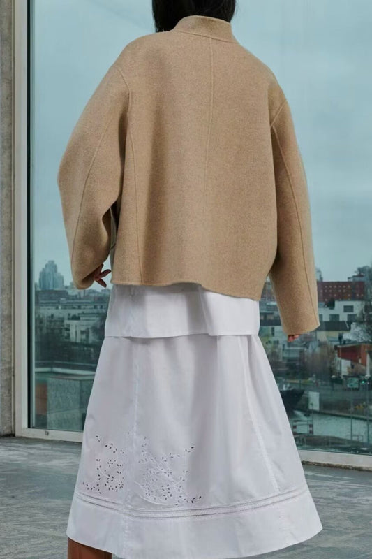 Effortlessly Elegant Coat with a Timeless Design
