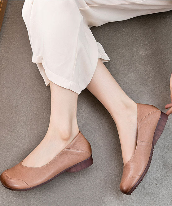 Effortlessly Elegant Shoes with a Timeless Design