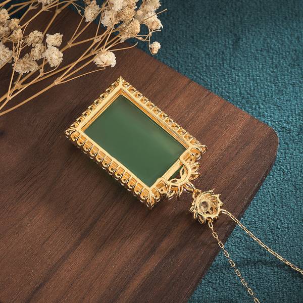 Beautifully Crafted Garment in a Classic Style
