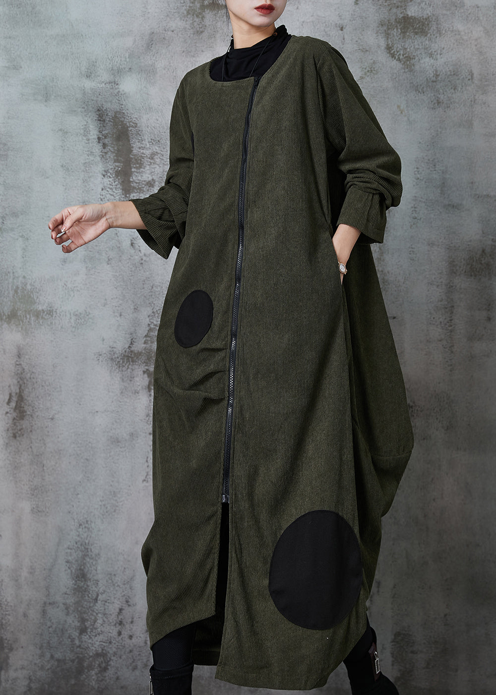 Well Tailored Coat with a Graceful Silhouette