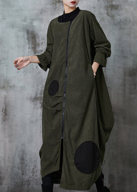 Well Tailored Coat with a Graceful Silhouette