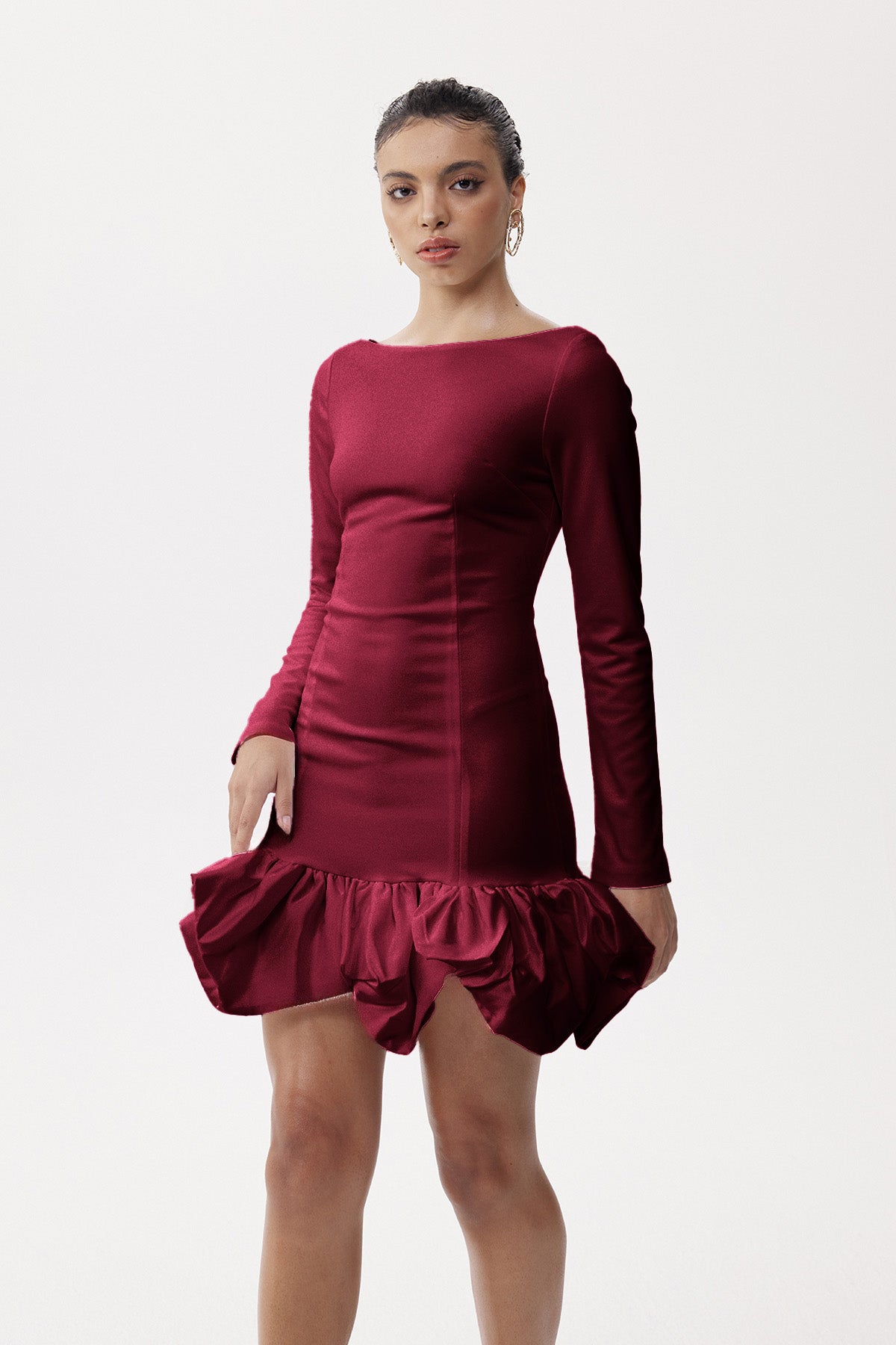 Beautifully Finished Dress in a Timeless Design