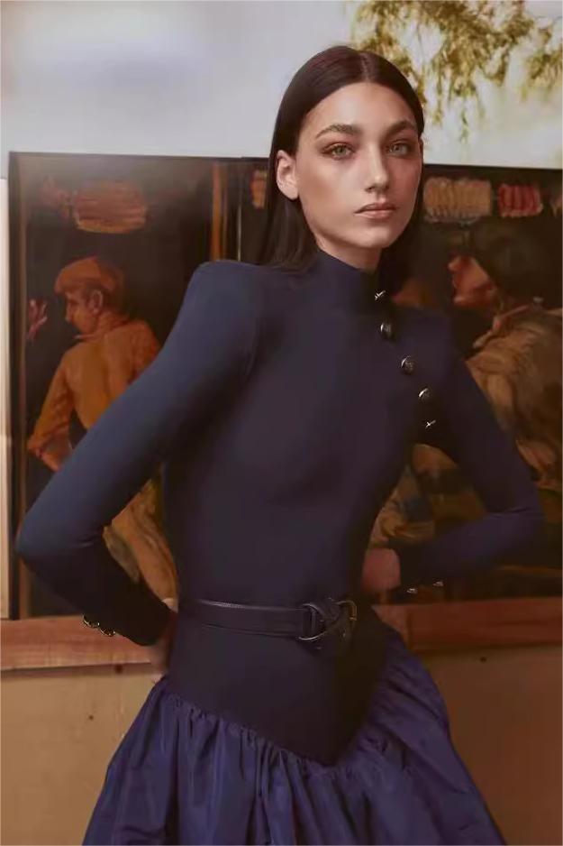 Classic Vintage Dress with a Flattering Fit