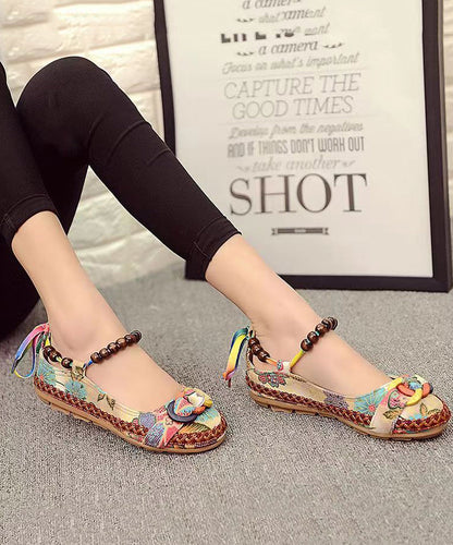 Effortlessly Elegant Shoes with a Timeless Design