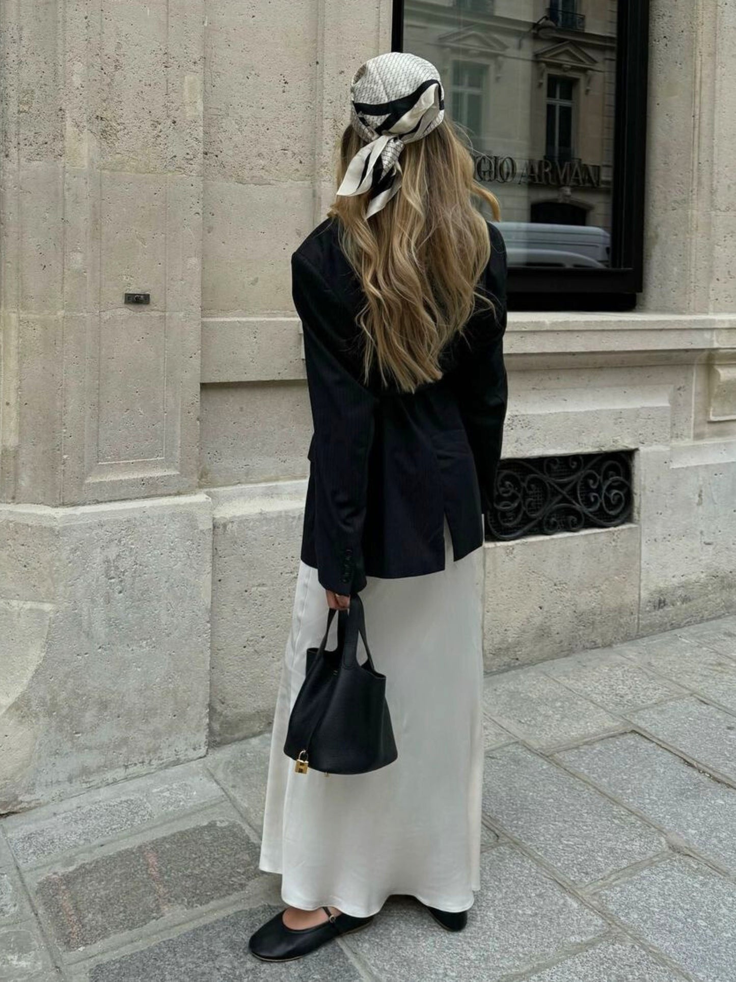 Well Tailored Bag with a Graceful Silhouette