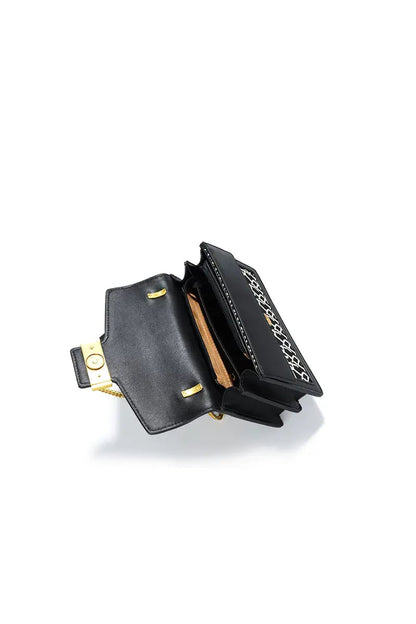 Well Tailored Bag with a Graceful Silhouette