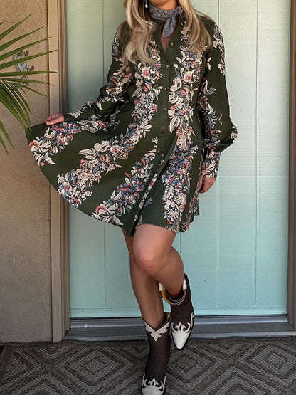 Classic Vintage Dress with a Flattering Fit