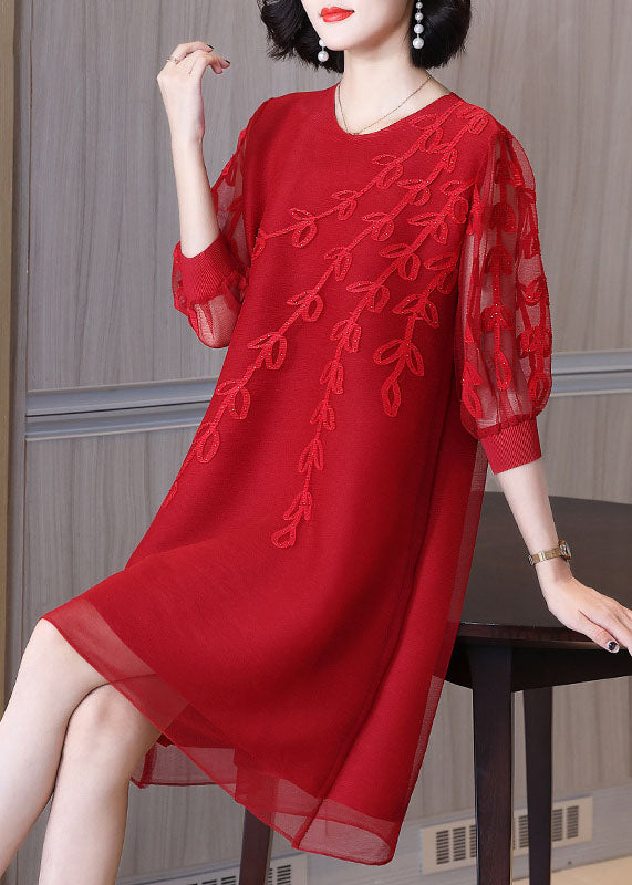 Well Tailored Dress with a Graceful Silhouette