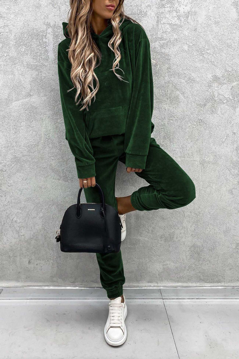 Effortlessly Elegant Pants with a Timeless Design
