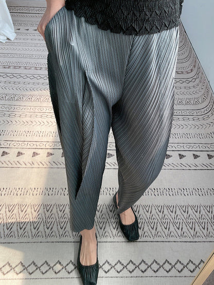 Classic Vintage Pants with a Flattering Fit