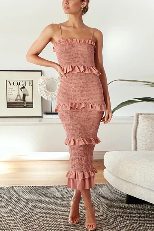 Well Tailored Dress with a Graceful Silhouette