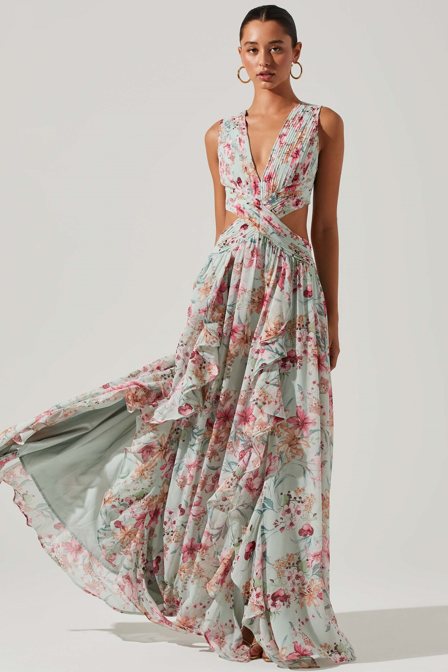 Beautifully Crafted Dress in a Classic Style