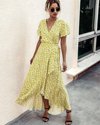 Gracefully Styled Dress for Any Occasion