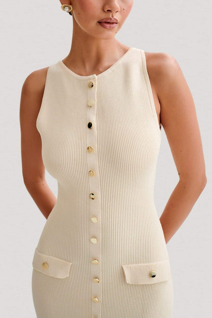 Beautifully Finished Dress in a Timeless Design