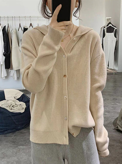 Well Tailored Cardigan with a Graceful Silhouette