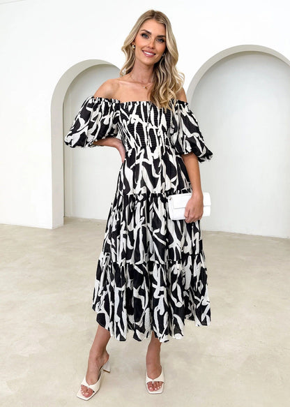Effortlessly Elegant Dress with a Timeless Design