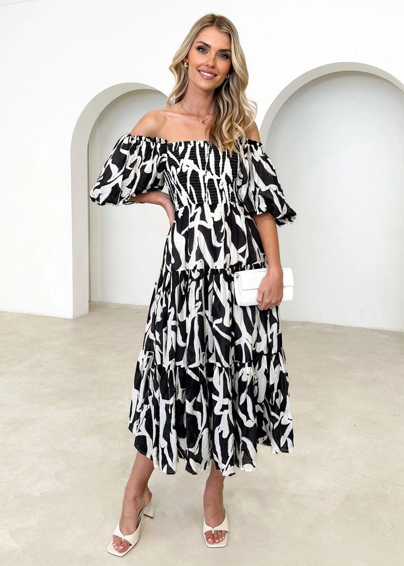 Effortlessly Elegant Dress with a Timeless Design