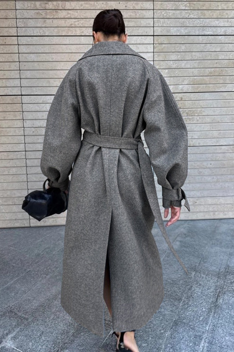 Classic Vintage & Enduringly Stylish Coat
