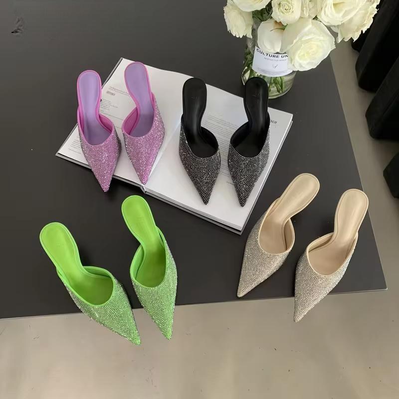 Polished Heels with an Effortless Classic Look