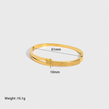Effortlessly Elegant Garment with a Timeless Design