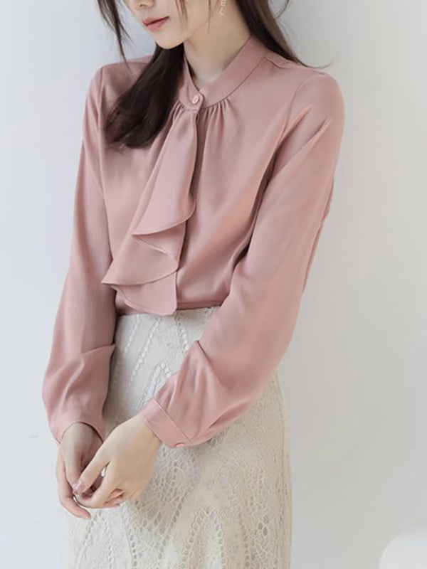 Well Tailored Blouse with a Graceful Silhouette