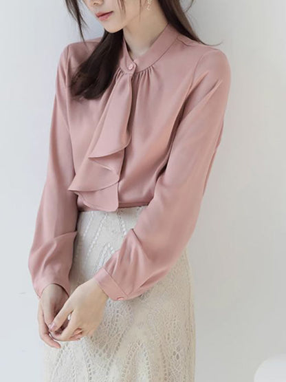 Well Tailored Blouse with a Graceful Silhouette