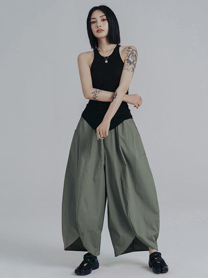 Well Tailored Pants with a Graceful Silhouette
