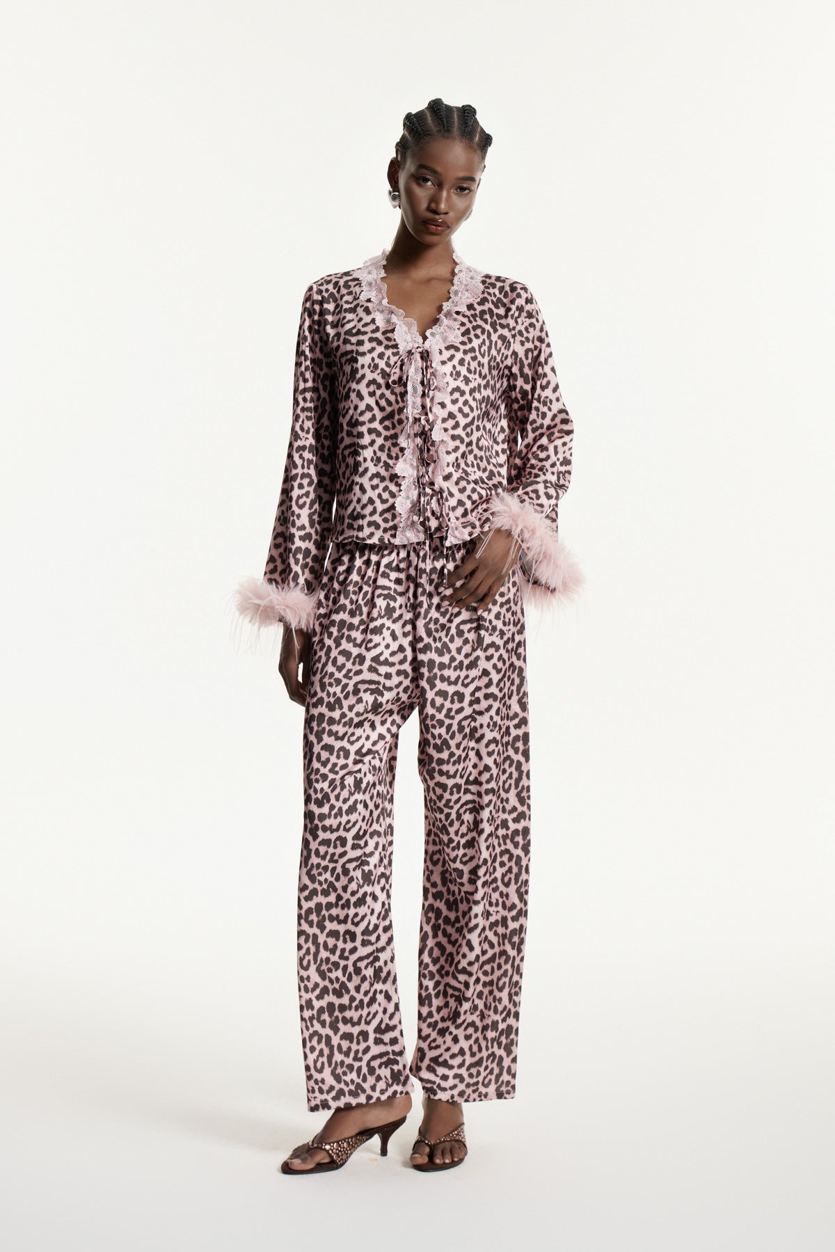 Classic Vintage Pants with a Flattering Fit