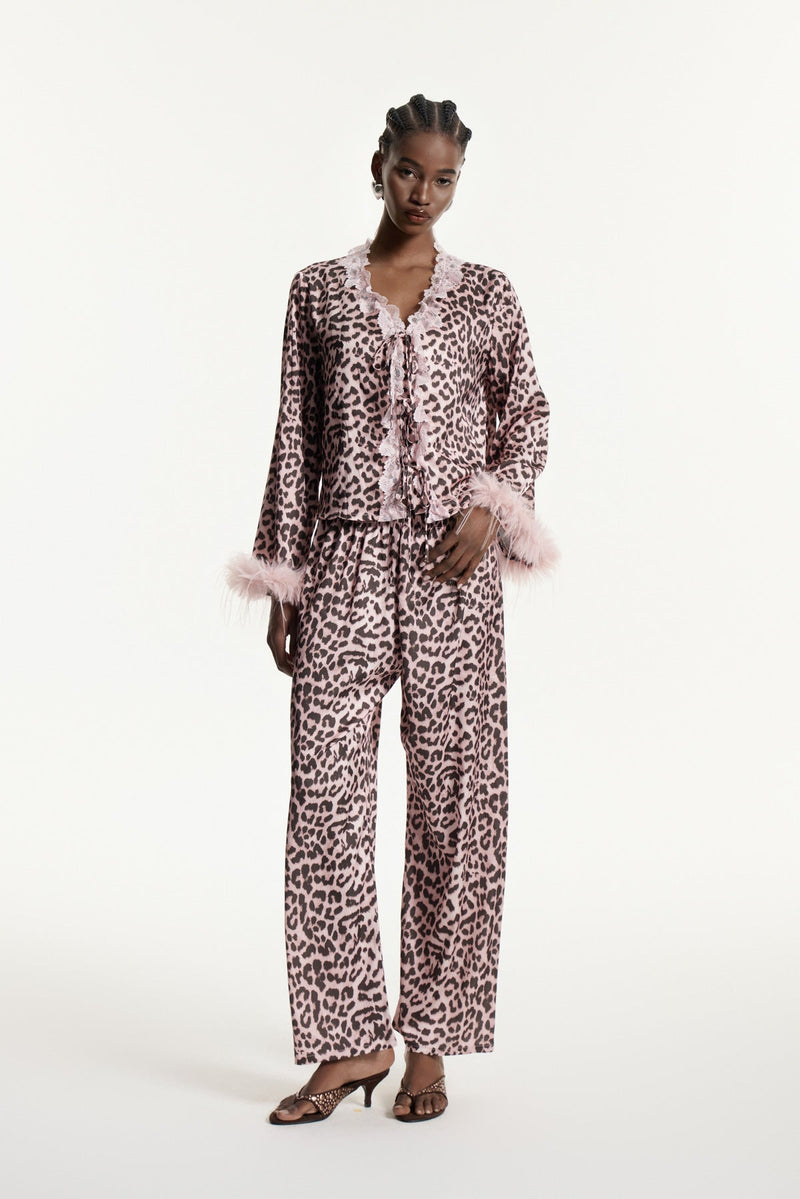 Classic Vintage Pants with a Flattering Fit