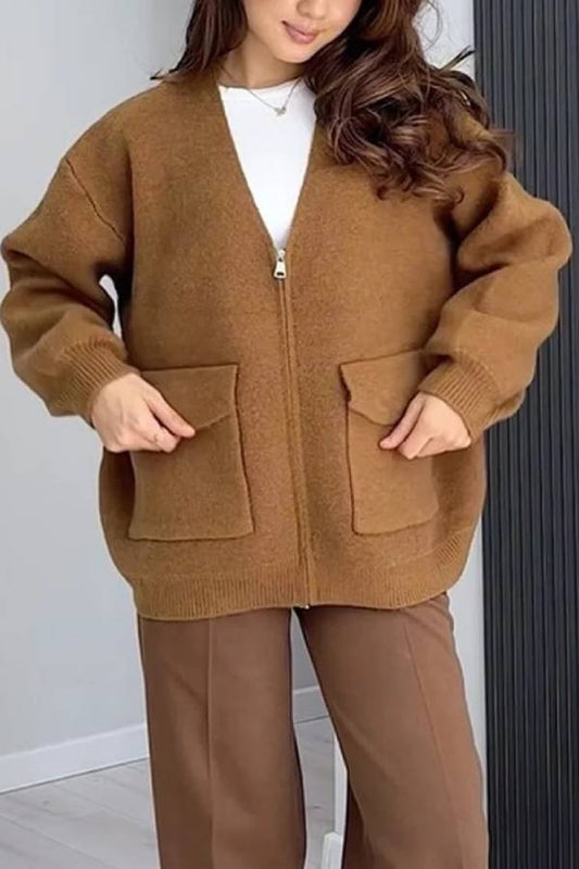 Effortlessly Elegant Sweater with a Timeless Design