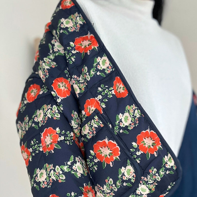 Well Tailored Jacket with a Graceful Silhouette