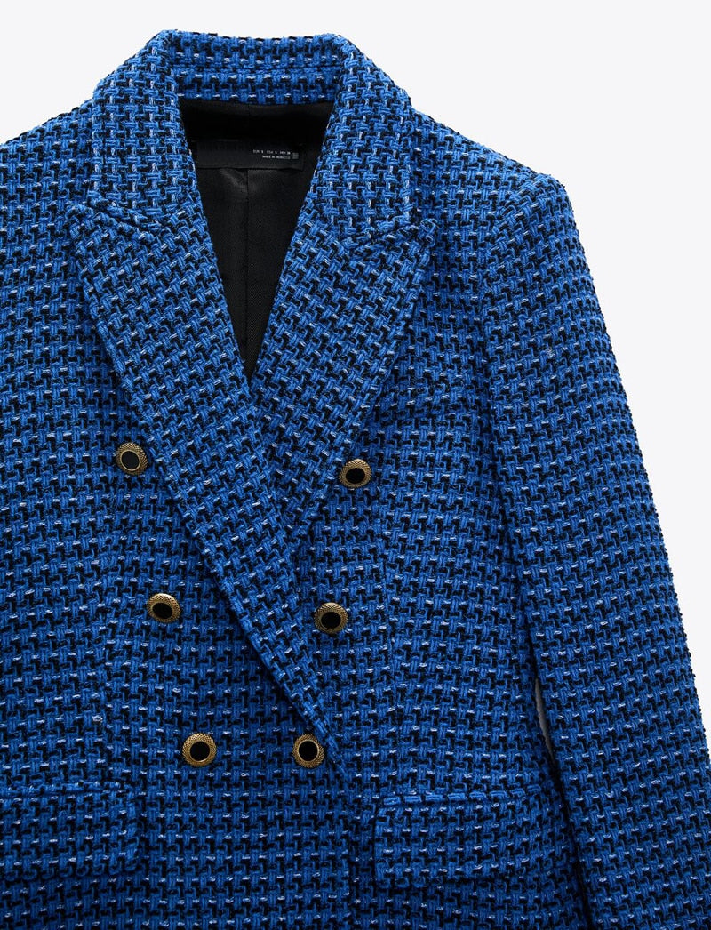Gracefully Styled Garment for Any Occasion