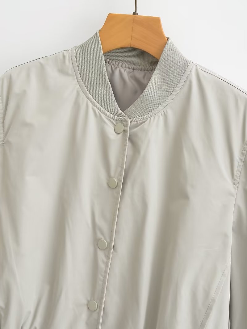 Effortlessly Elegant Jacket with a Timeless Design