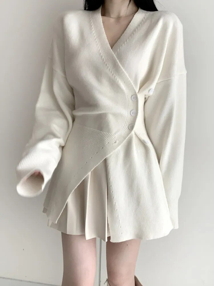 Well Tailored Sweater with a Graceful Silhouette