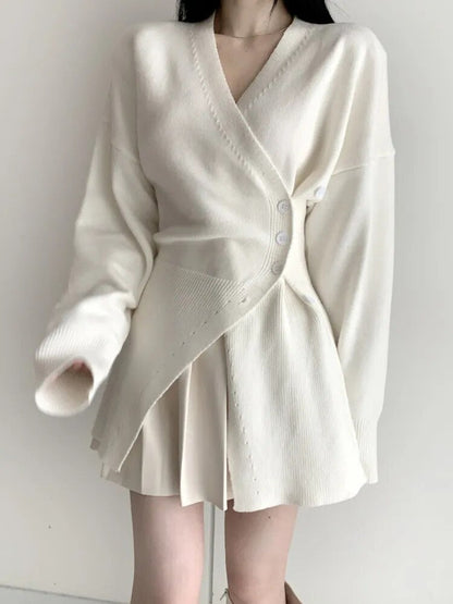 Well Tailored Sweater with a Graceful Silhouette